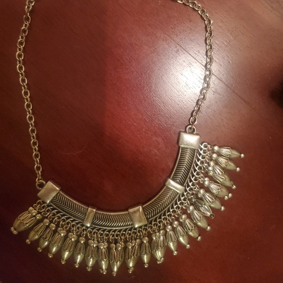 Metal and black bib necklace - Picture 7 of 9